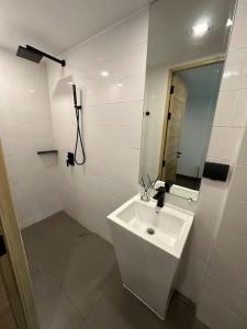 Utopia Naiharn Beach B17