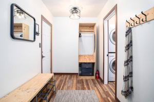 CB Cozy Alaskan Getaway Minutes from Downtown