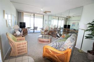 Gulf Front Beauty 2BD 2BA w Bonus Room Sand Castle