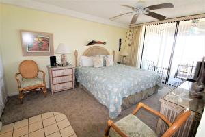 Gulf Front Beauty 2BD 2BA w Bonus Room Sand Castle