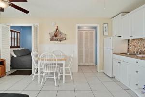 Sea Rocket 6 Beachfront Beauty in North