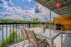 The Comfort on the River in Downtown Magog - Omerville