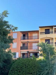 Appartements Studio Bruno, vue mer, avec piscine, Golfe de Saint Tropez : photos des chambres