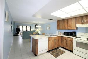 Madeira Place 303 1BD 2BA Retreat Near Johns