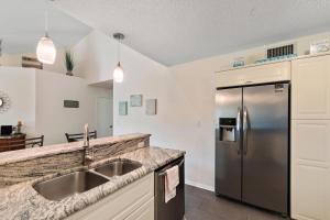 Isla Del Sol Vista Verde East 2 212 2 BD 2 BA