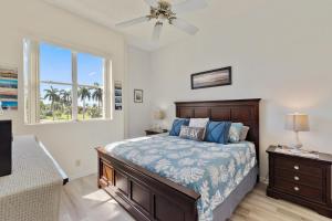 Isla Del Sol Vista Verde East 2 212 2 BD 2 BA