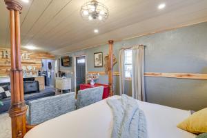 Walk to Grand Lake Pet-Friendly Grove Getaway!