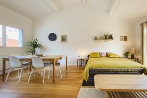 Beautiful renovated duplex with balcony