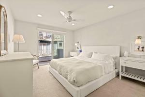 Ocean Front Penthouse Beauty on Manhattan Beach Strand