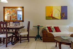 Com garagem a 2 quadras do mar MM9040