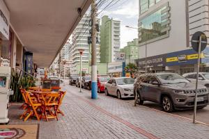 Com garagem e banheira a 150m da praia N1188