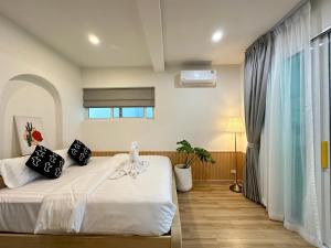 KUMA Beachfront Villa Chaloklum