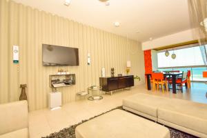 Apartamento frente mar na Praia do Santinho N880