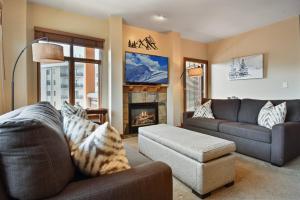 Unequalled Ski in Out, Next to Gondola, Sundial 1BR, Pool, Hot tub, Condo Nast Winner C316B