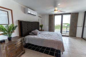 3 Bedroom Oceanfront BeachHouse