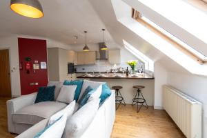 Luxury City Centre Apartment With Private Parking