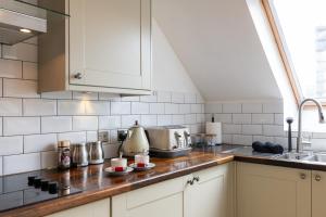 Luxury City Centre Apartment With Private Parking