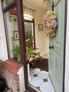 2 Bed Retreat by Lake, Hotel and Golf Course - Ballymore Eustace