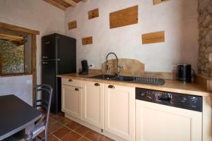 Maisons de vacances Gite STANDING climatise avec piscine chauffee et SPA PRIVATIF : photos des chambres