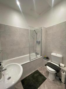 Montague Apartment-Spacious, Central & Free Parking