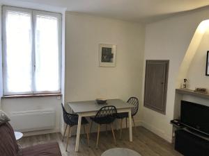 Appartement climatisé Barjac centre ville