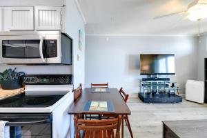 Beachfront Family Condo with Stunning Views!