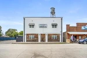 Salt Block - French Country Suite 6 - Pipe Creek