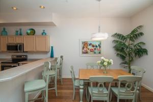 1st Flr, Enclosed Patio, Mercado Shops, Walkable