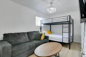 Pool and Dock Access Apt on Table Rock Lake