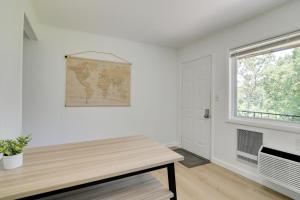 Pool and Dock Access Apt on Table Rock Lake