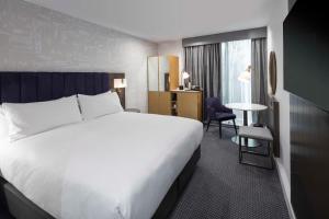 Deluxe King Room room in DoubleTree by Hilton Manchester Piccadilly