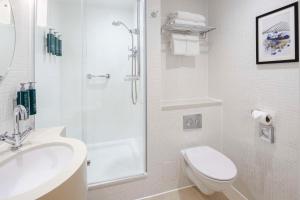 King Guest Room room in DoubleTree by Hilton Manchester Piccadilly