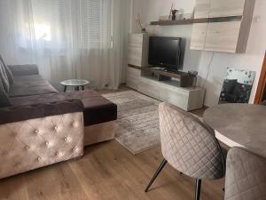 Ultracentral Apt