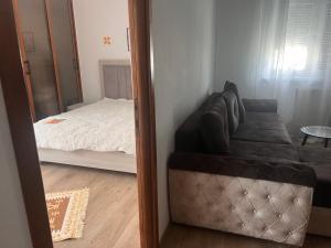Ultracentral Apt