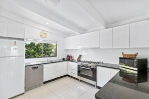 Sabia Beach House Vincentia - Family Fun - Beachfront