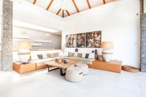 Spectacular 4BR Villa, 400m to Beachfront Bliss