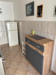 Apartments with parking space Metajna, Pag - 4127