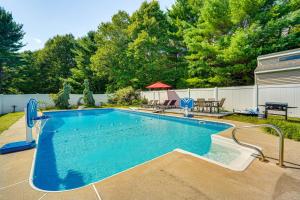 Pool, Yard and Game Room Family Home in Kunkletown