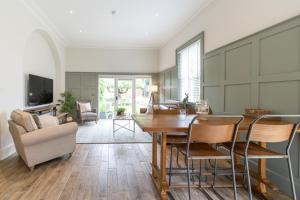 School House Victorian elegance by the river with parking Pass the Keys