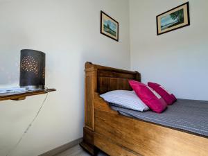 B&B / Chambres d'hotes Suite Familiale Privatisee avec Petit Dejeuner, Salon et Chambres au 1er Etage - FR-1-591-396 : photos des chambres