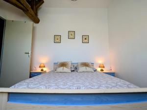 B&B / Chambres d'hotes Suite Familiale Privatisee avec Petit Dejeuner, Salon et Chambres au 1er Etage - FR-1-591-396 : photos des chambres