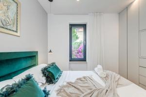 Apartments with a parking space Split - 23492