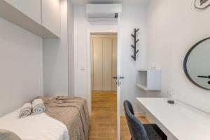 Apartments with a parking space Split - 23492