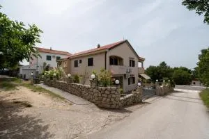 Apartments by the sea Tribanj Sibuljina, Paklenica - 17818 - Poljak