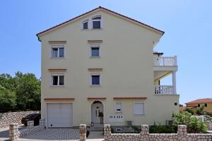 Apartments with a parking space Kostrena, Rijeka - 23422 