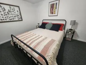 Dorothy - The Hamilton Suites - Jameson