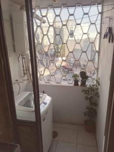 Close to airport and subway w breakfast