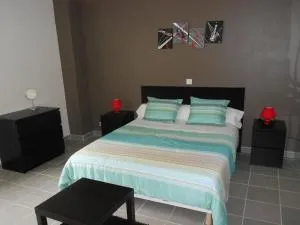 Chambre "Étoile Brune" avec Salle d'eau Privative et Petit-Déjeuner Inclus, Neuvy-Saint-Sépulchre - FR-1-591-607 - Cluis