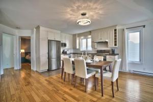 Dynamite 2-Bedroom House, Garage, Sleeps 6