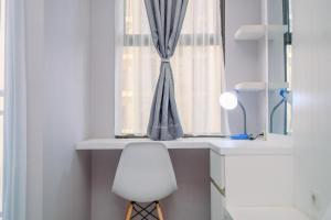 Best Deal and Comfortable Studio at Transpark Cibubur Apartment near Mall By Travelio